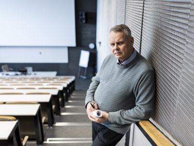 Professori Juho Saari Tampereella helmikuussa 2025.